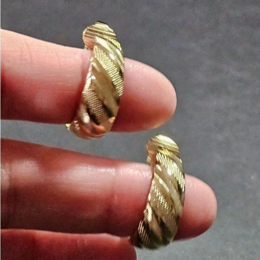 Vintage gold tone clip on hoop earrings